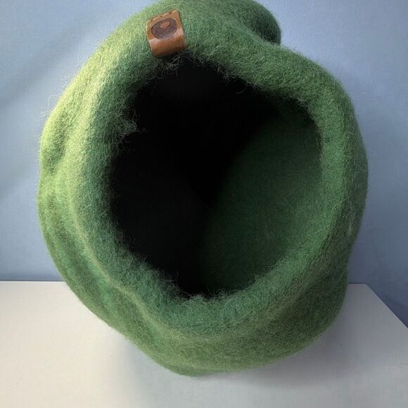 Boiled Wool Cat Cave Cat Cocoon Green Wool - Picture 8 of 8